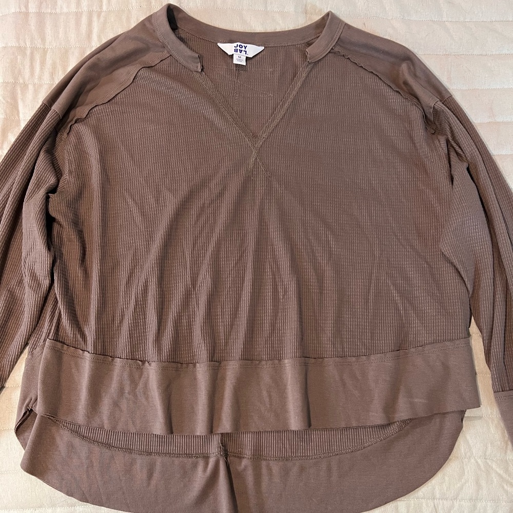 Comfortable Blouse - Picture 2 of 8
